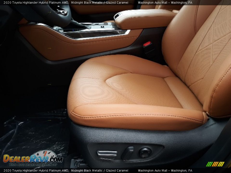 Front Seat of 2020 Toyota Highlander Hybrid Platinum AWD Photo #21
