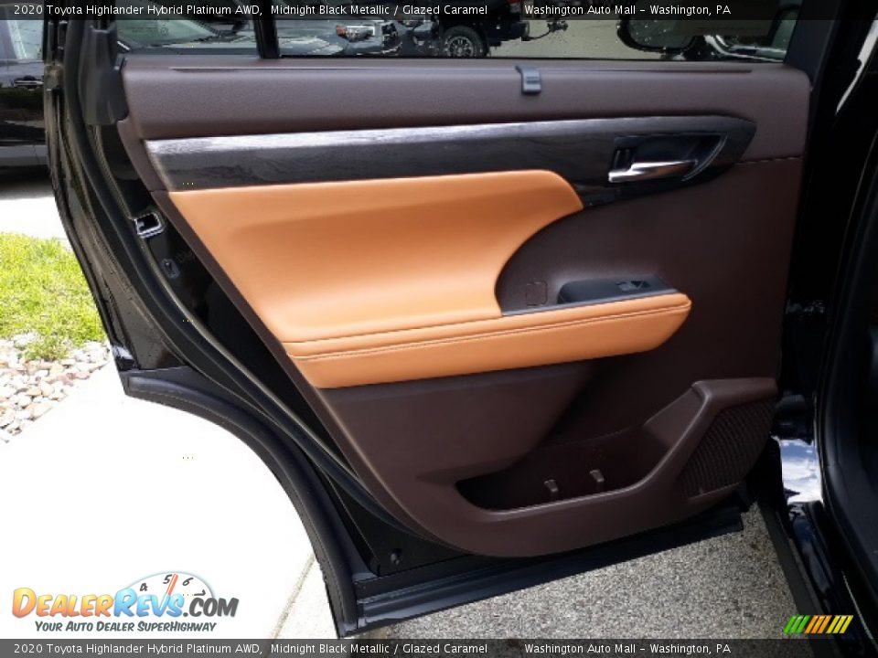 Door Panel of 2020 Toyota Highlander Hybrid Platinum AWD Photo #26