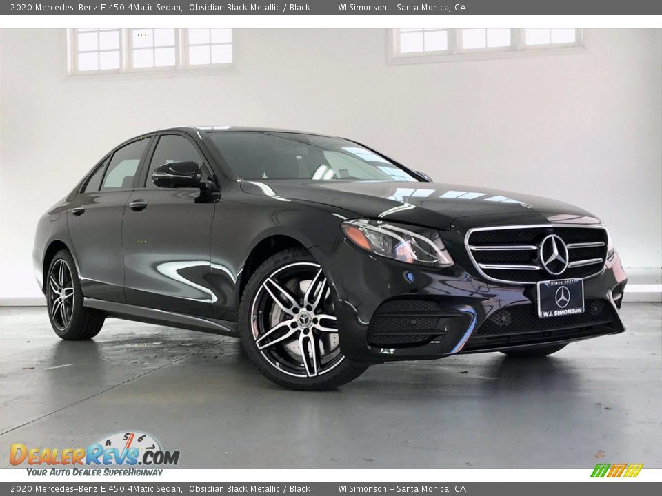 Front 3/4 View of 2020 Mercedes-Benz E 450 4Matic Sedan Photo #12