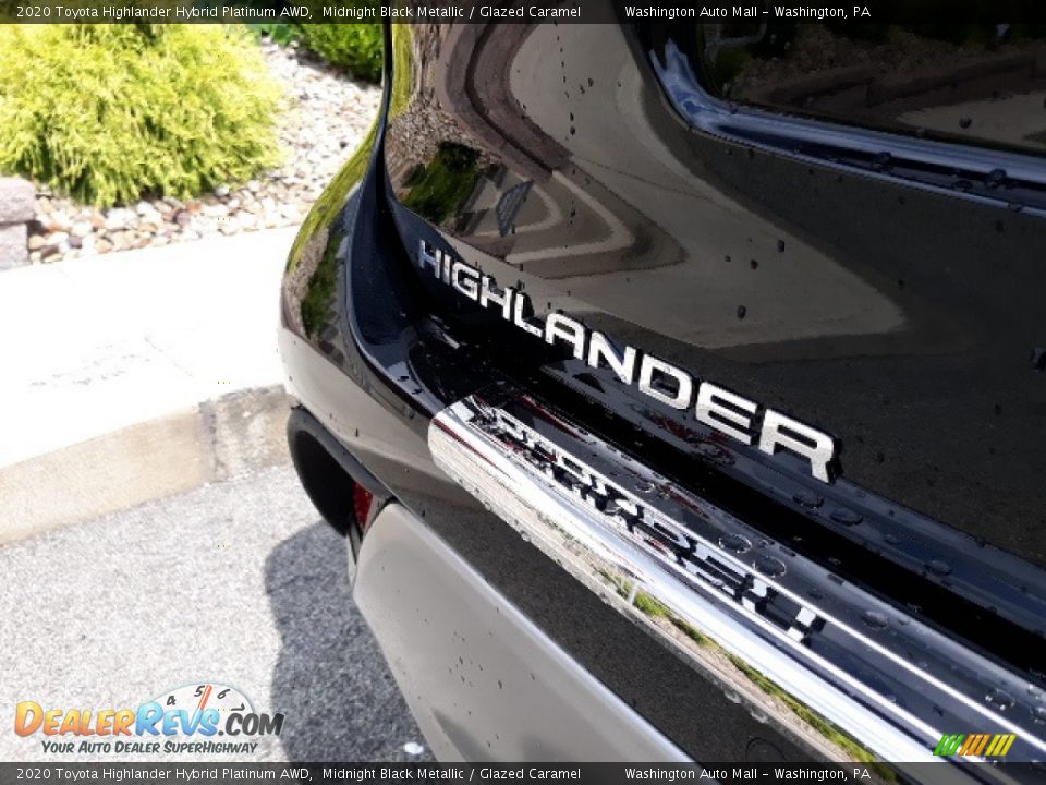 2020 Toyota Highlander Hybrid Platinum AWD Midnight Black Metallic / Glazed Caramel Photo #32