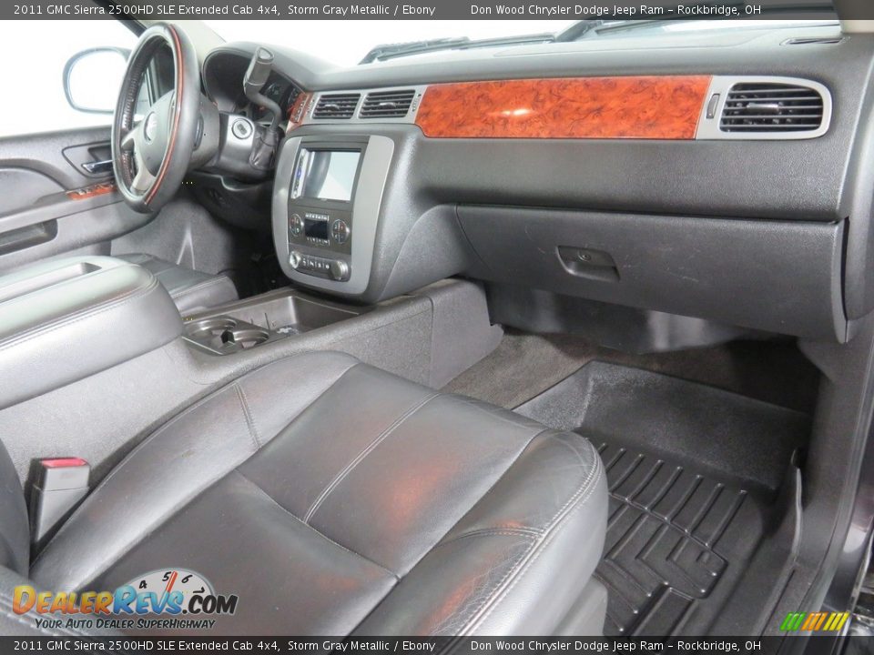 Dashboard of 2011 GMC Sierra 2500HD SLE Extended Cab 4x4 Photo #28