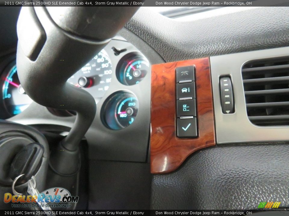 Controls of 2011 GMC Sierra 2500HD SLE Extended Cab 4x4 Photo #34