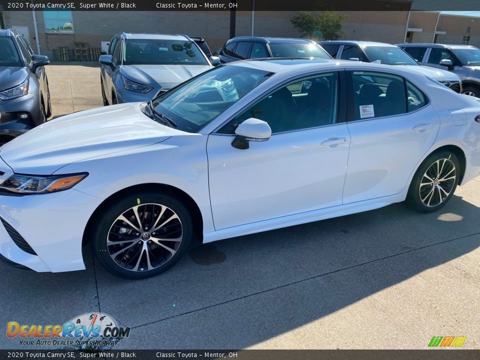 2020 Toyota Camry SE Super White / Black Photo #1