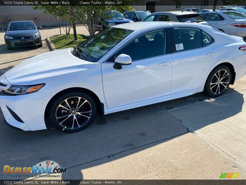 2020 Toyota Camry SE Super White / Black Photo #1