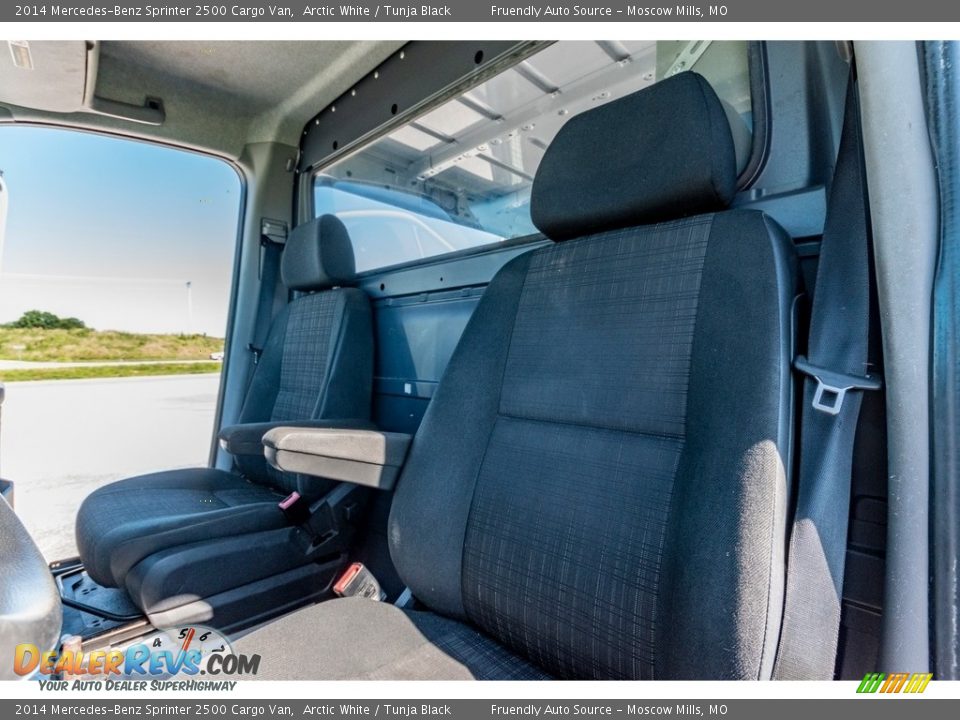 2014 Mercedes-Benz Sprinter 2500 Cargo Van Arctic White / Tunja Black Photo #18