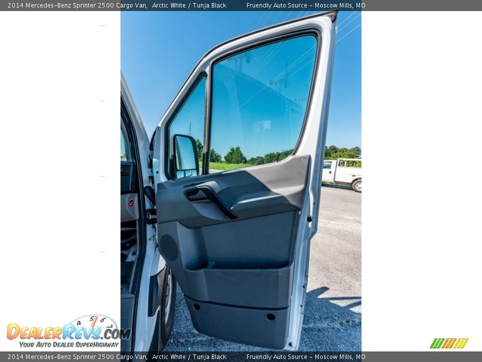 2014 Mercedes-Benz Sprinter 2500 Cargo Van Arctic White / Tunja Black Photo #28