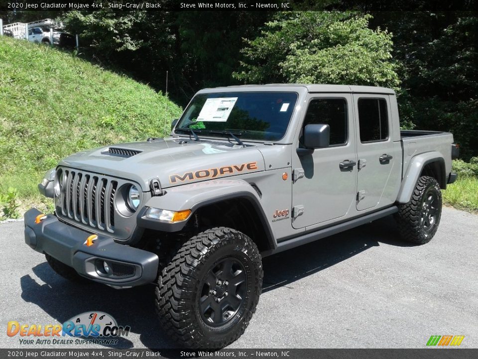 Front 3/4 View of 2020 Jeep Gladiator Mojave 4x4 Photo #2