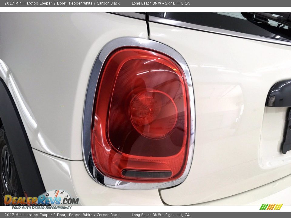 2017 Mini Hardtop Cooper 2 Door Pepper White / Carbon Black Photo #26