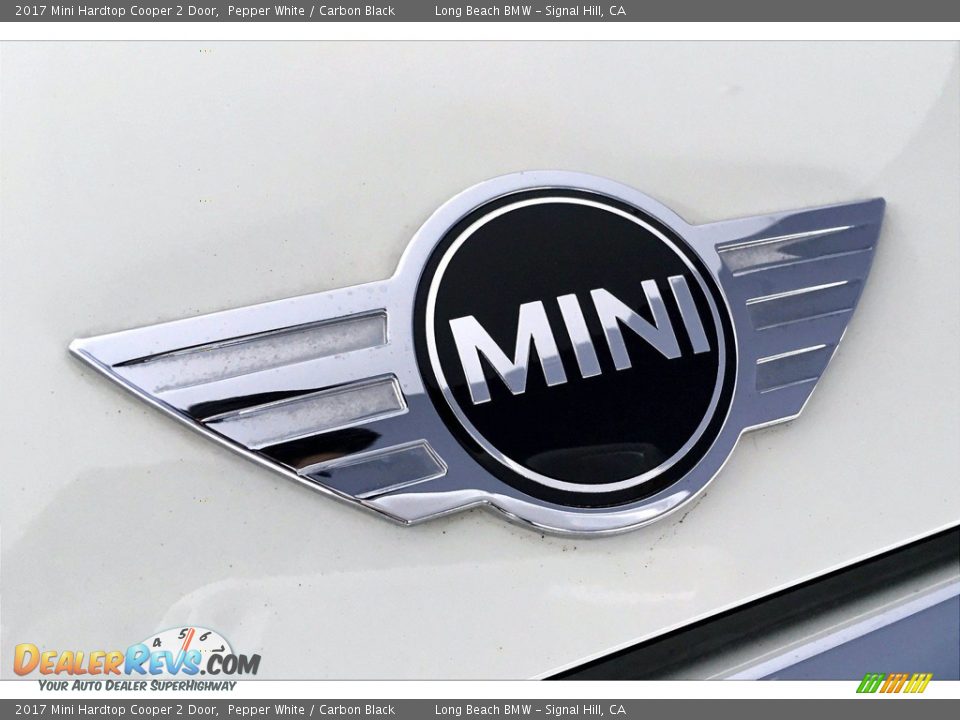 2017 Mini Hardtop Cooper 2 Door Pepper White / Carbon Black Photo #31