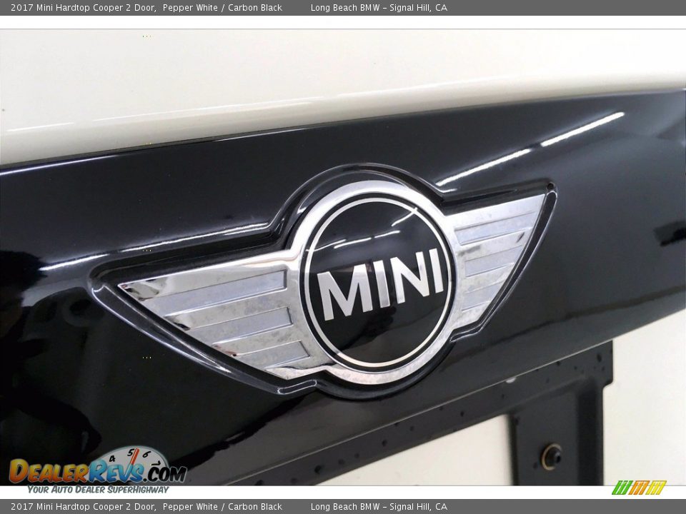2017 Mini Hardtop Cooper 2 Door Pepper White / Carbon Black Photo #32