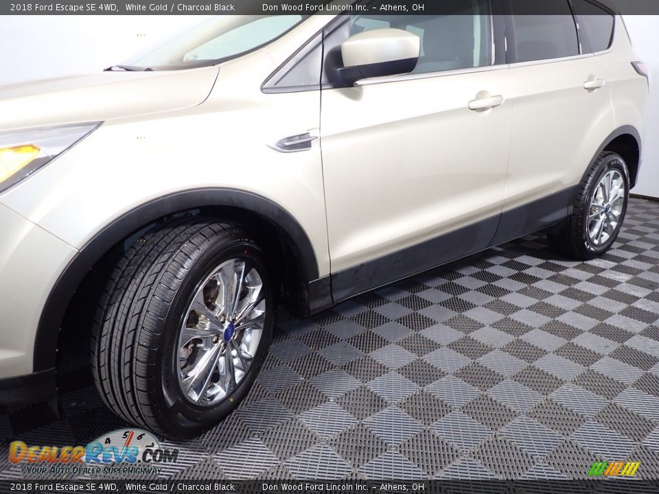 2018 Ford Escape SE 4WD White Gold / Charcoal Black Photo #8