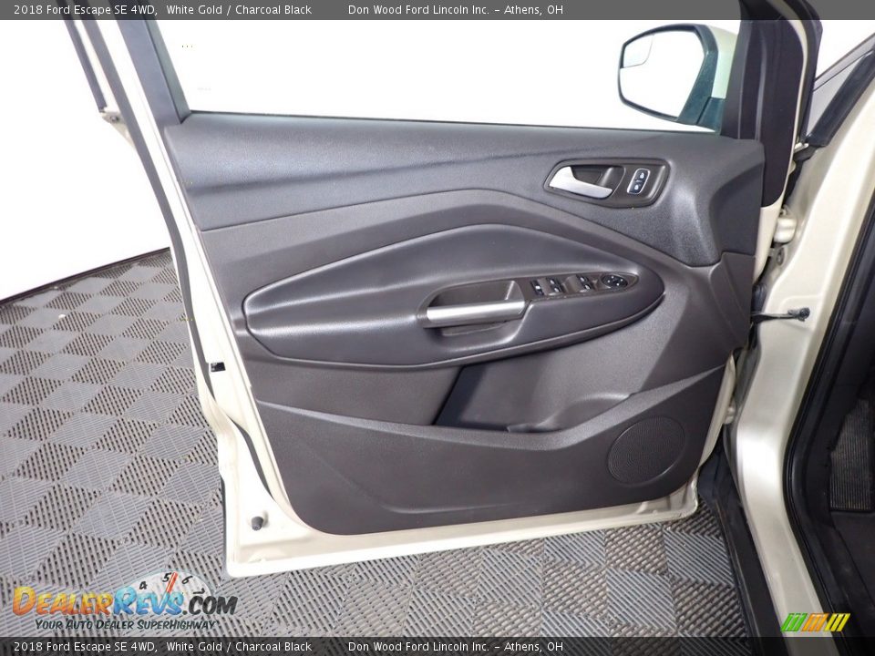 2018 Ford Escape SE 4WD White Gold / Charcoal Black Photo #17