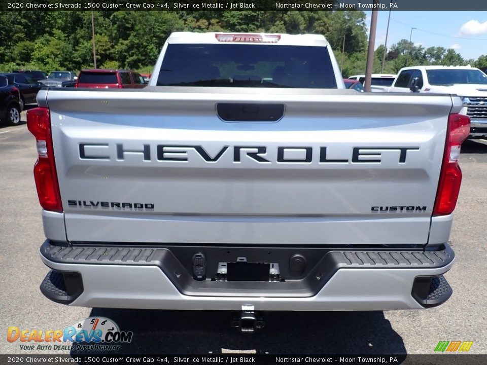 2020 Chevrolet Silverado 1500 Custom Crew Cab 4x4 Silver Ice Metallic / Jet Black Photo #4