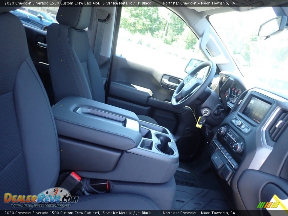 2020 Chevrolet Silverado 1500 Custom Crew Cab 4x4 Silver Ice Metallic / Jet Black Photo #10