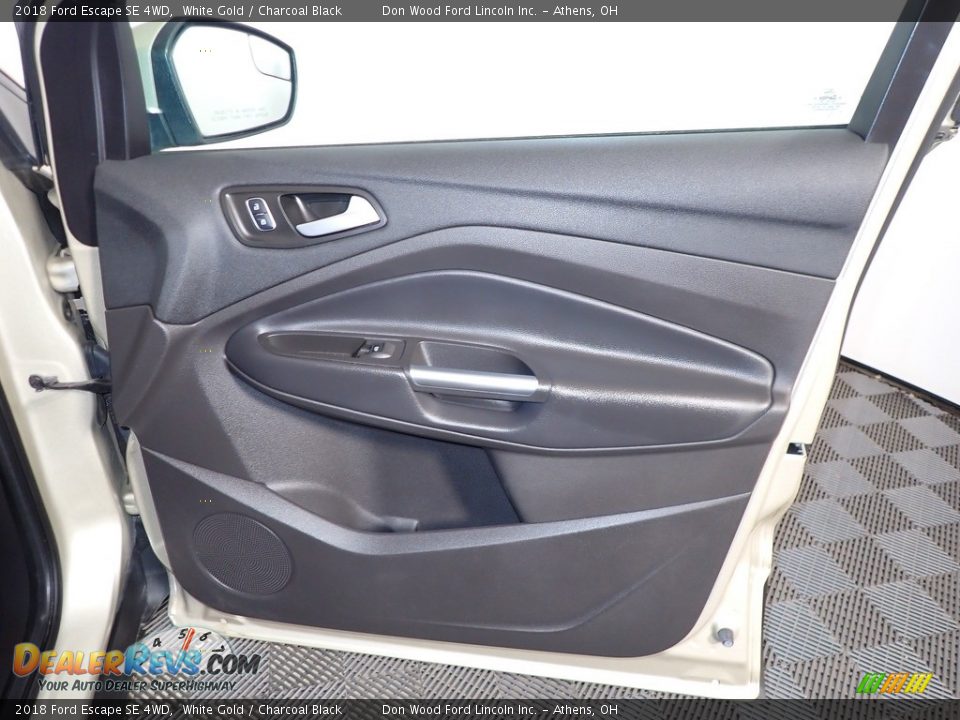2018 Ford Escape SE 4WD White Gold / Charcoal Black Photo #24