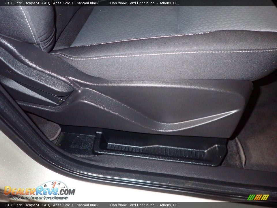 2018 Ford Escape SE 4WD White Gold / Charcoal Black Photo #25