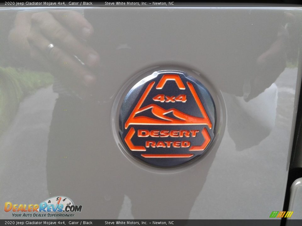 2020 Jeep Gladiator Mojave 4x4 Gator / Black Photo #10