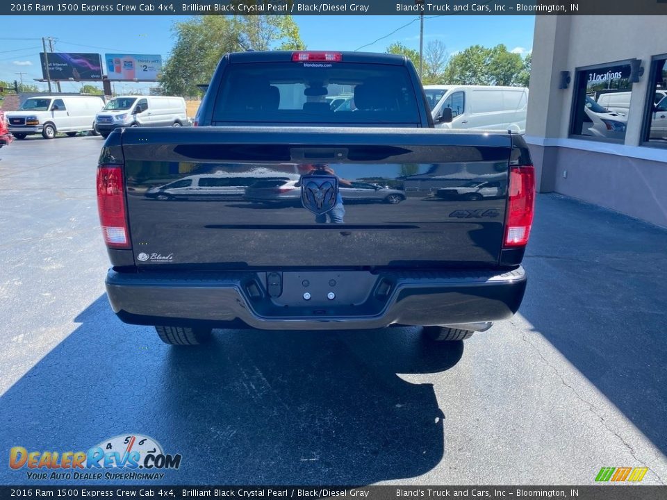 2016 Ram 1500 Express Crew Cab 4x4 Brilliant Black Crystal Pearl / Black/Diesel Gray Photo #4