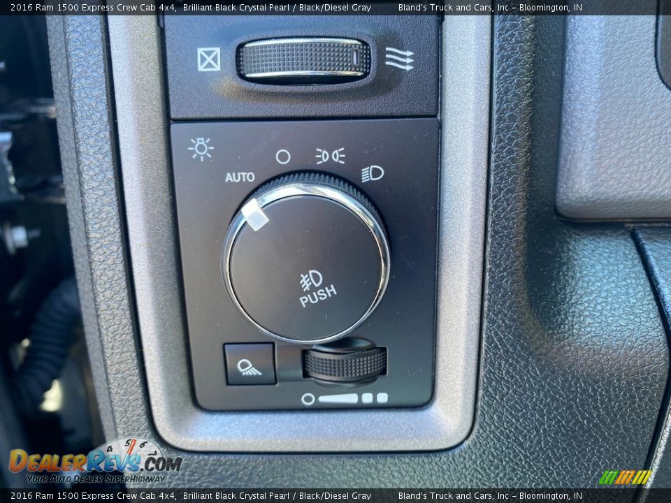 Controls of 2016 Ram 1500 Express Crew Cab 4x4 Photo #19