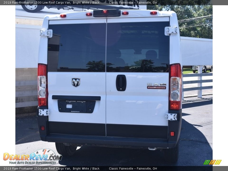 2019 Ram ProMaster 1500 Low Roof Cargo Van Bright White / Black Photo #3