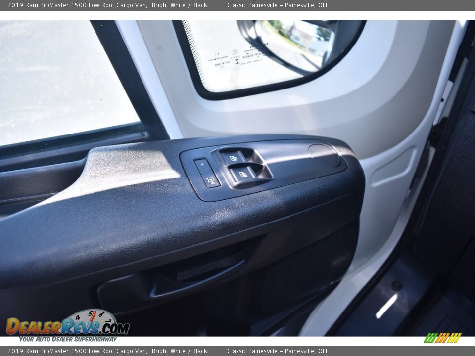 2019 Ram ProMaster 1500 Low Roof Cargo Van Bright White / Black Photo #9