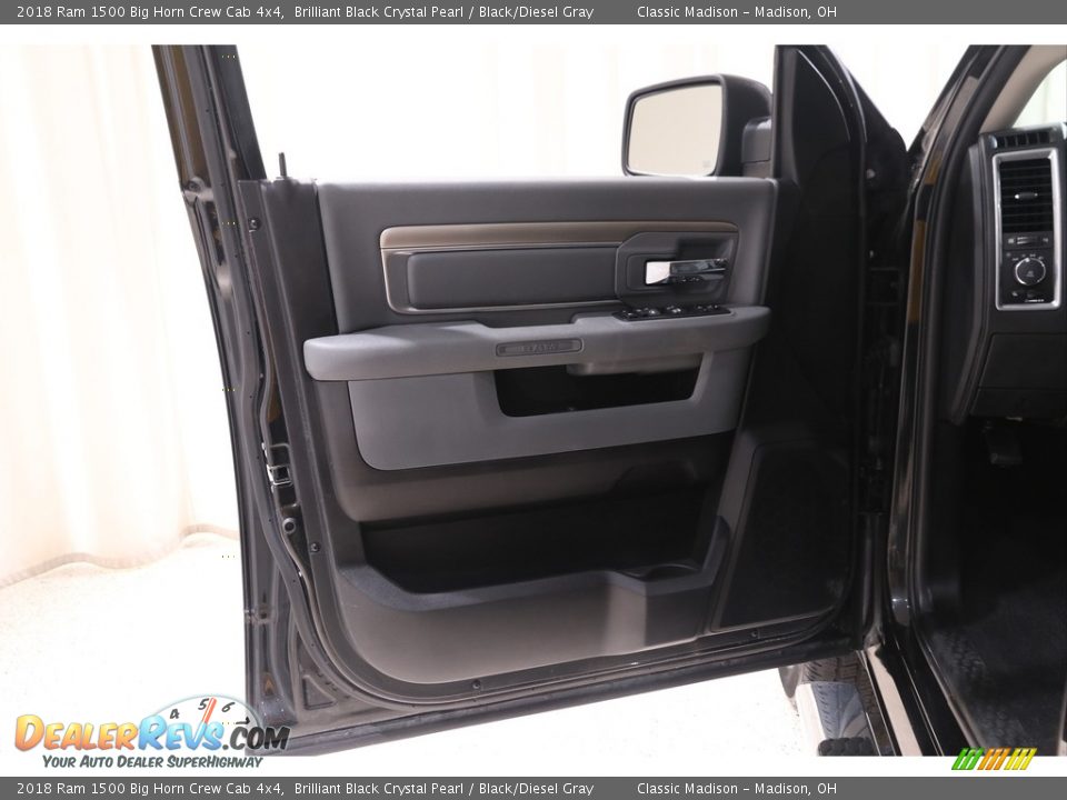 2018 Ram 1500 Big Horn Crew Cab 4x4 Brilliant Black Crystal Pearl / Black/Diesel Gray Photo #4