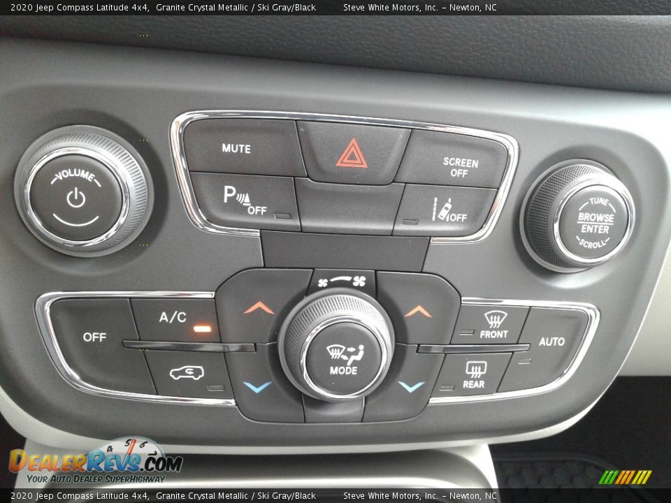 2020 Jeep Compass Latitude 4x4 Granite Crystal Metallic / Ski Gray/Black Photo #24
