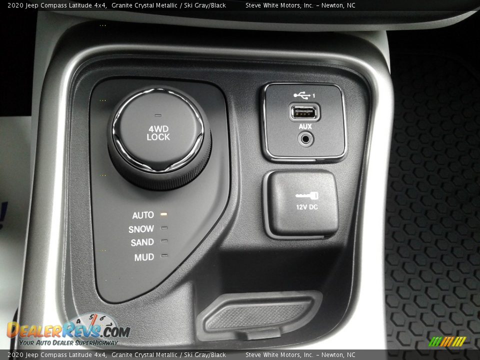 2020 Jeep Compass Latitude 4x4 Granite Crystal Metallic / Ski Gray/Black Photo #25