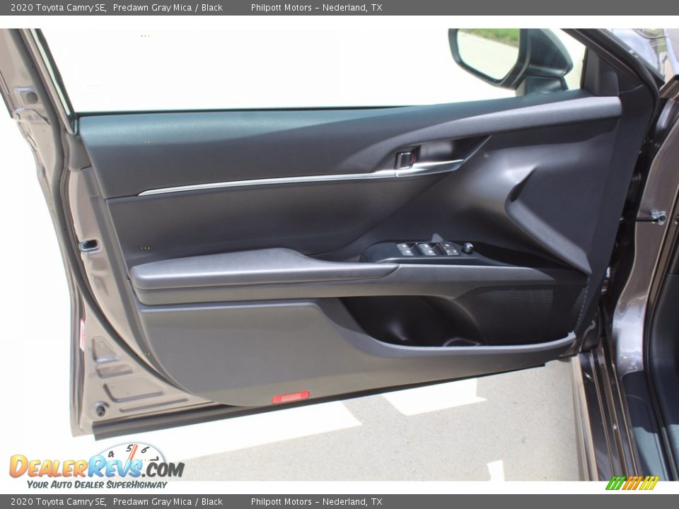 2020 Toyota Camry SE Predawn Gray Mica / Black Photo #9