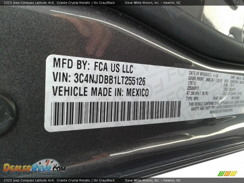 2020 Jeep Compass Latitude 4x4 Granite Crystal Metallic / Ski Gray/Black Photo #31