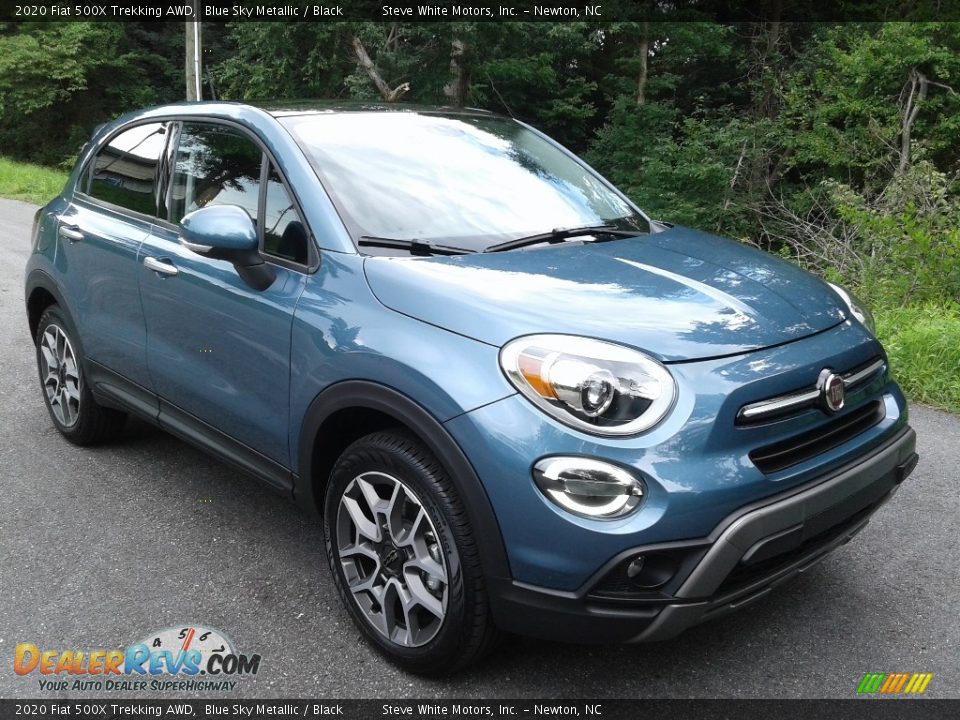 Front 3/4 View of 2020 Fiat 500X Trekking AWD Photo #4