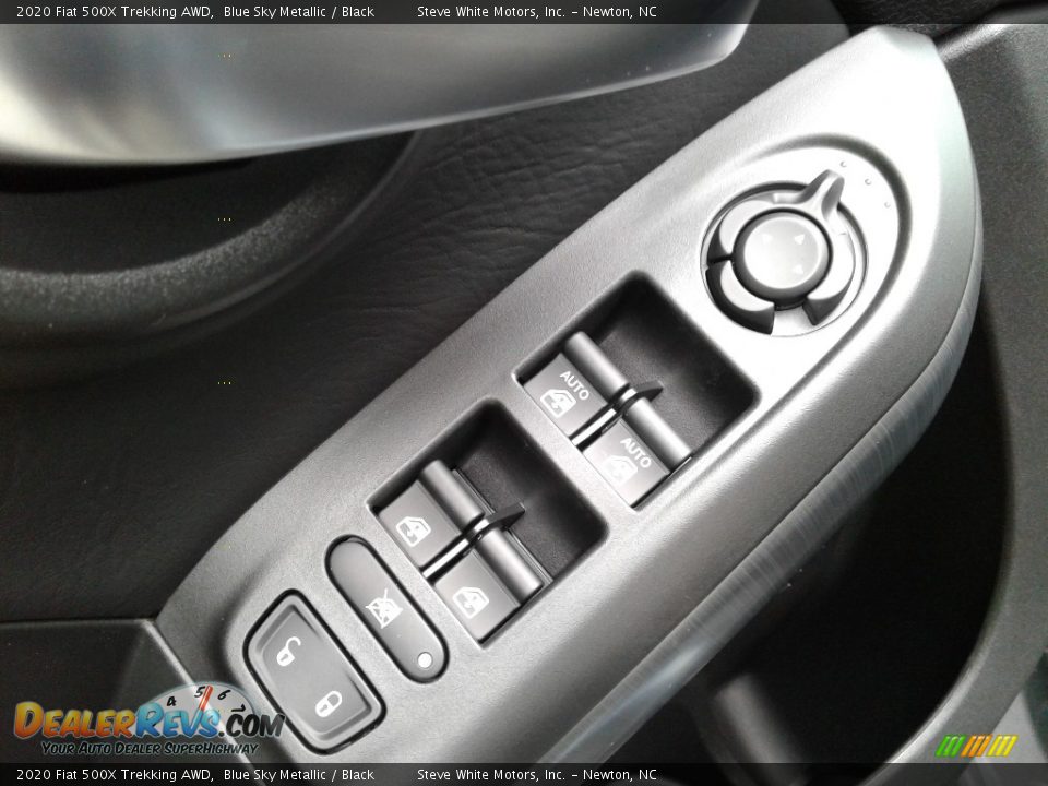 Controls of 2020 Fiat 500X Trekking AWD Photo #11