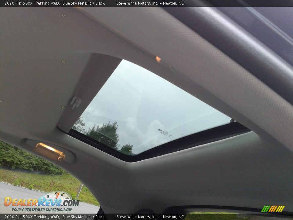 Sunroof of 2020 Fiat 500X Trekking AWD Photo #14