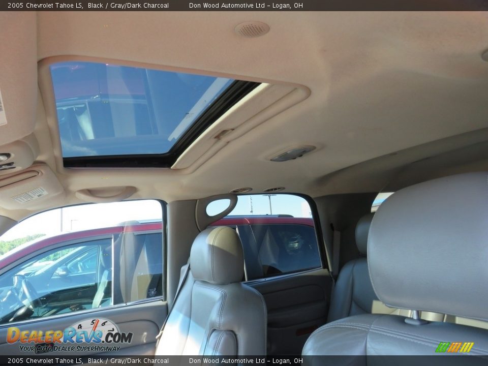 2005 Chevrolet Tahoe LS Black / Gray/Dark Charcoal Photo #2