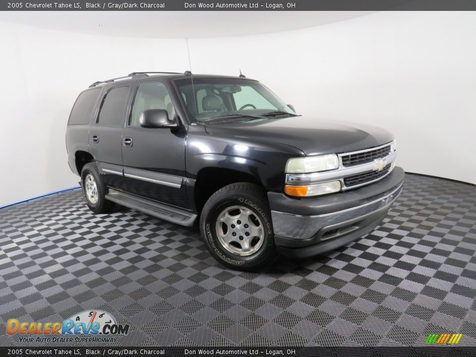2005 Chevrolet Tahoe LS Black / Gray/Dark Charcoal Photo #4