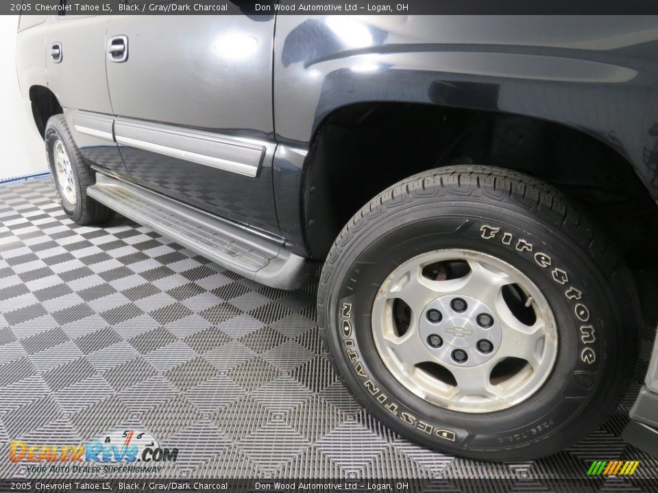 2005 Chevrolet Tahoe LS Black / Gray/Dark Charcoal Photo #5