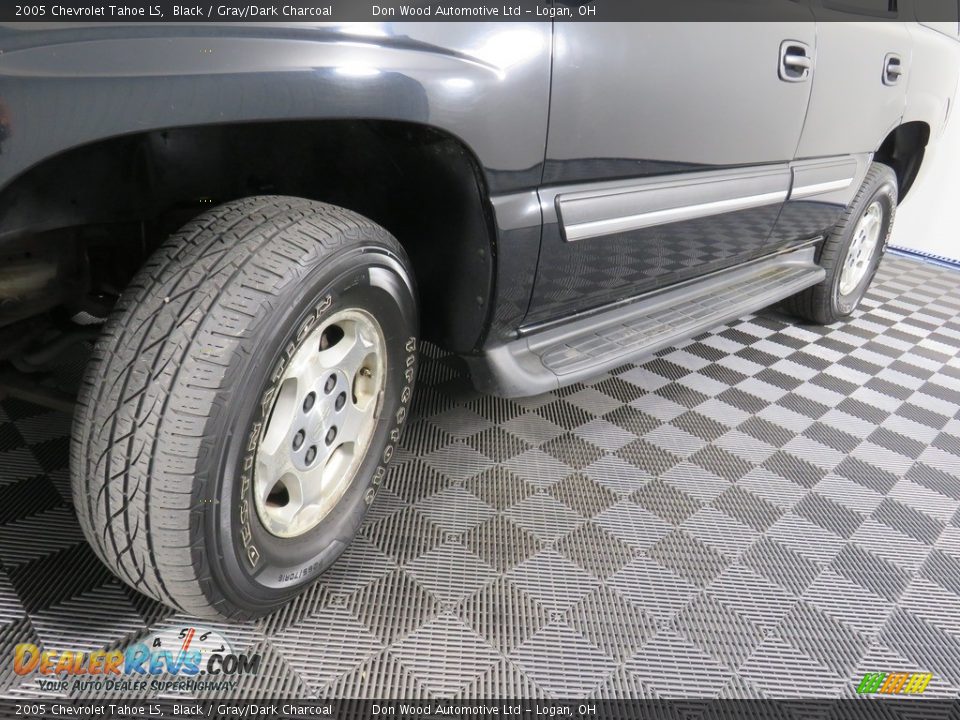 2005 Chevrolet Tahoe LS Black / Gray/Dark Charcoal Photo #10
