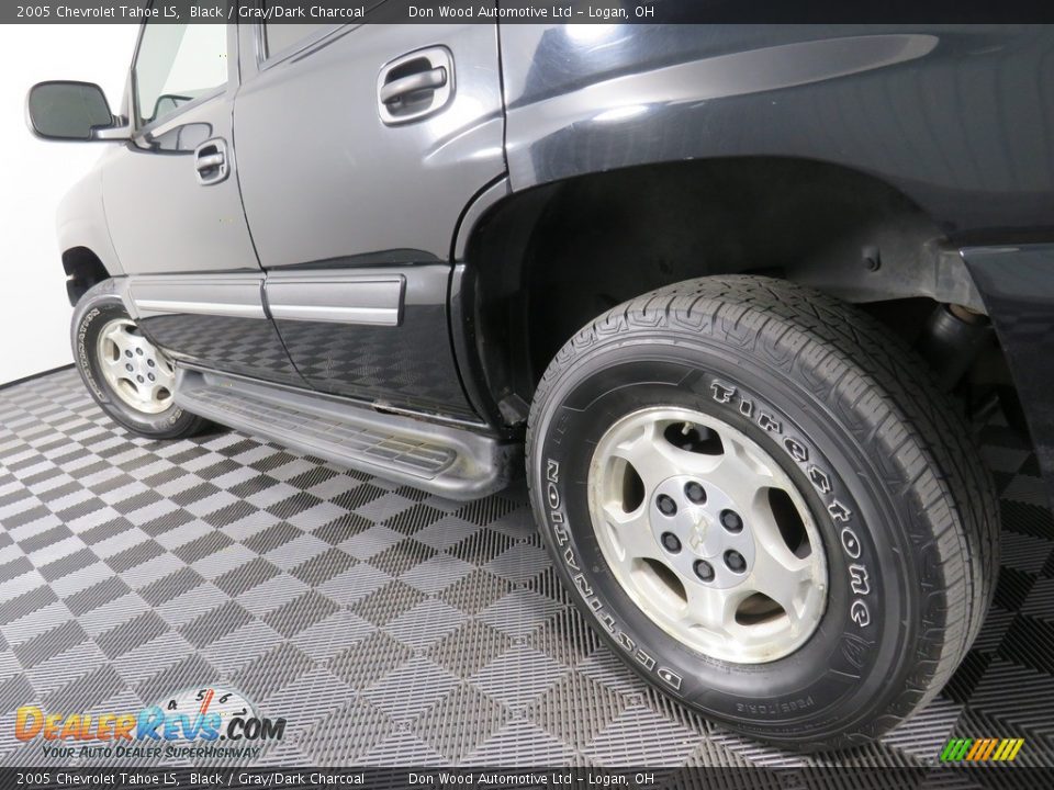 2005 Chevrolet Tahoe LS Black / Gray/Dark Charcoal Photo #11