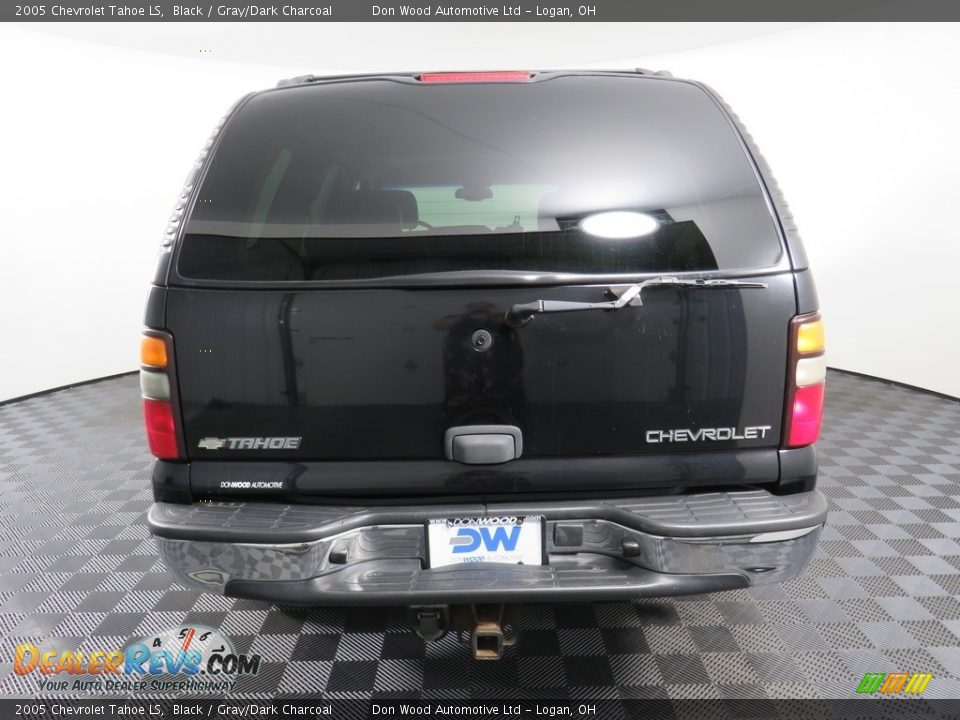 2005 Chevrolet Tahoe LS Black / Gray/Dark Charcoal Photo #13