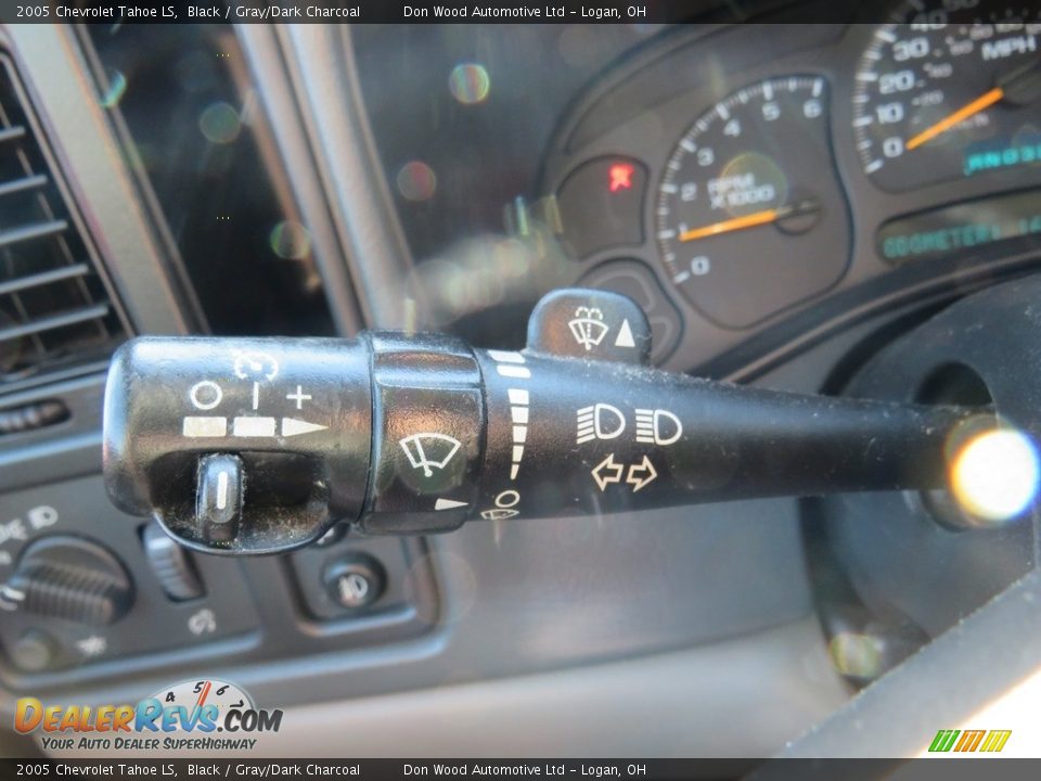 2005 Chevrolet Tahoe LS Black / Gray/Dark Charcoal Photo #26