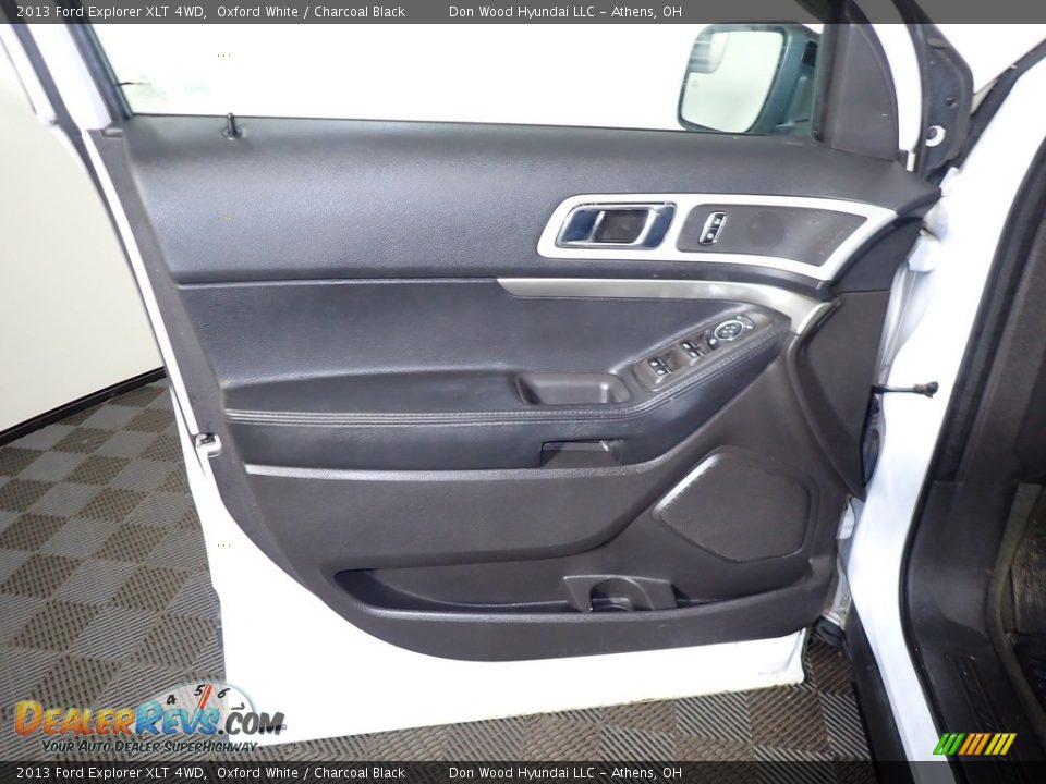2013 Ford Explorer XLT 4WD Oxford White / Charcoal Black Photo #17