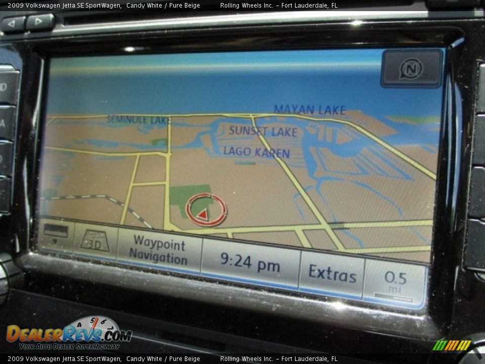2009 Volkswagen Jetta SE SportWagen Candy White / Pure Beige Photo #2