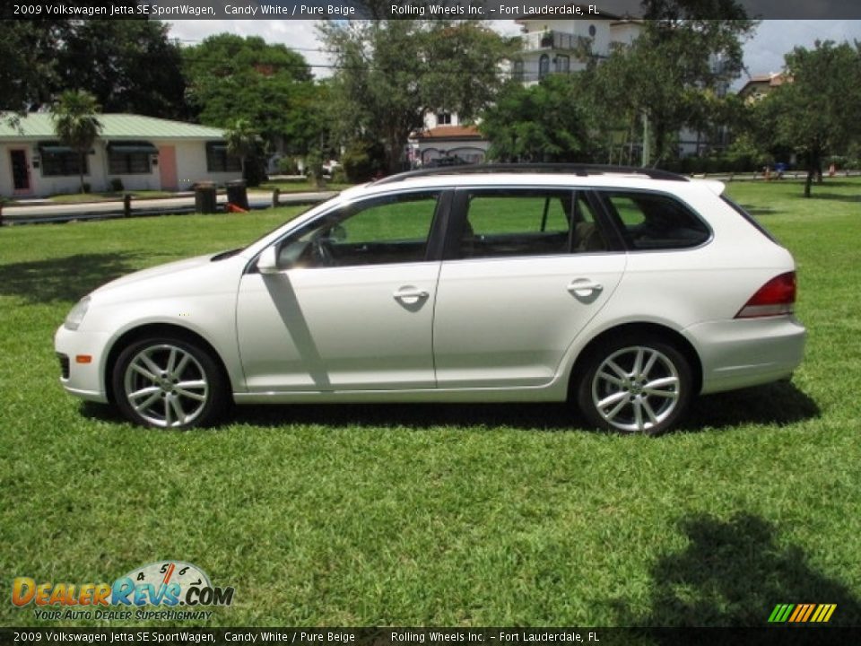 2009 Volkswagen Jetta SE SportWagen Candy White / Pure Beige Photo #3