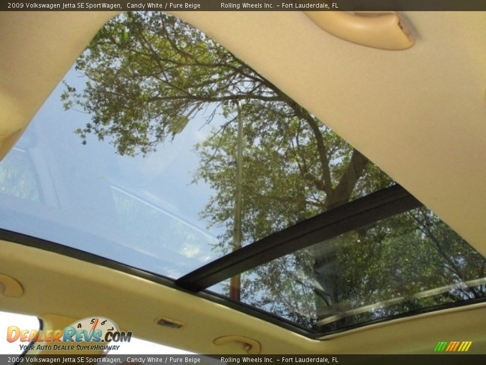 2009 Volkswagen Jetta SE SportWagen Candy White / Pure Beige Photo #4