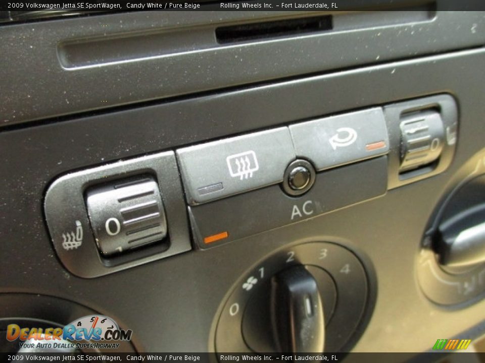 2009 Volkswagen Jetta SE SportWagen Candy White / Pure Beige Photo #6