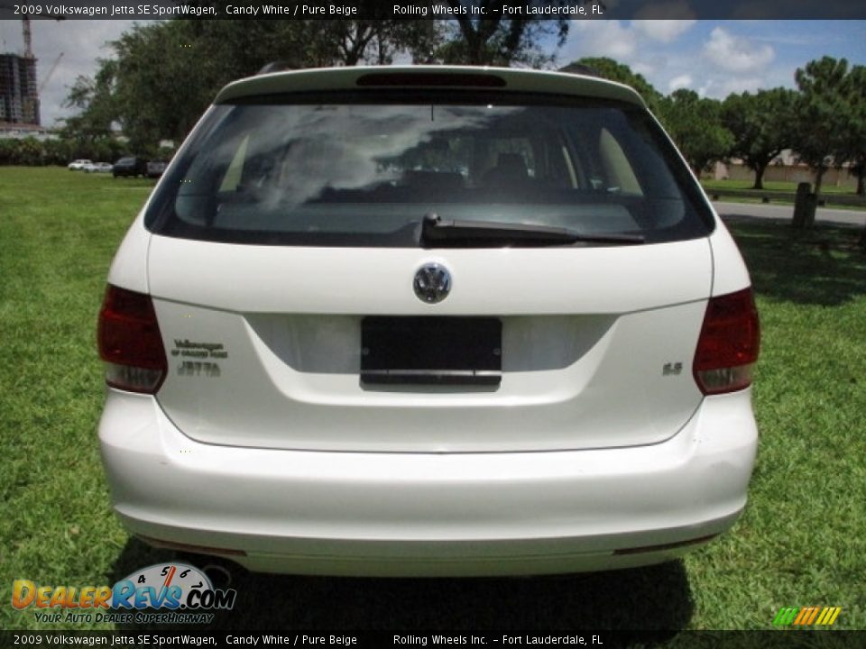 2009 Volkswagen Jetta SE SportWagen Candy White / Pure Beige Photo #7