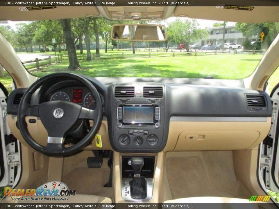 2009 Volkswagen Jetta SE SportWagen Candy White / Pure Beige Photo #8