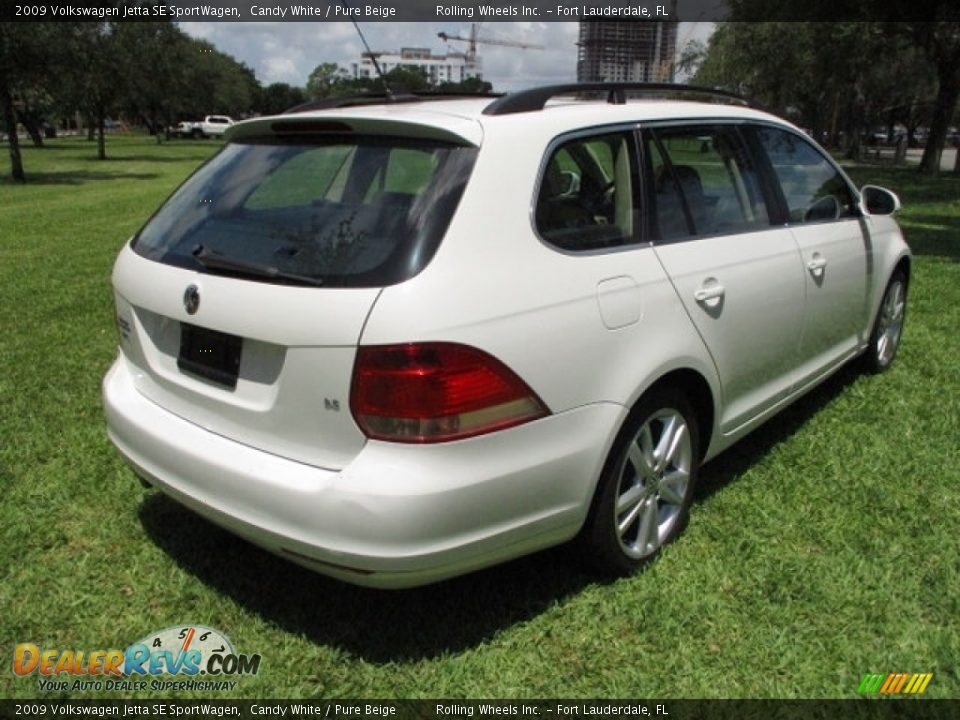 2009 Volkswagen Jetta SE SportWagen Candy White / Pure Beige Photo #9