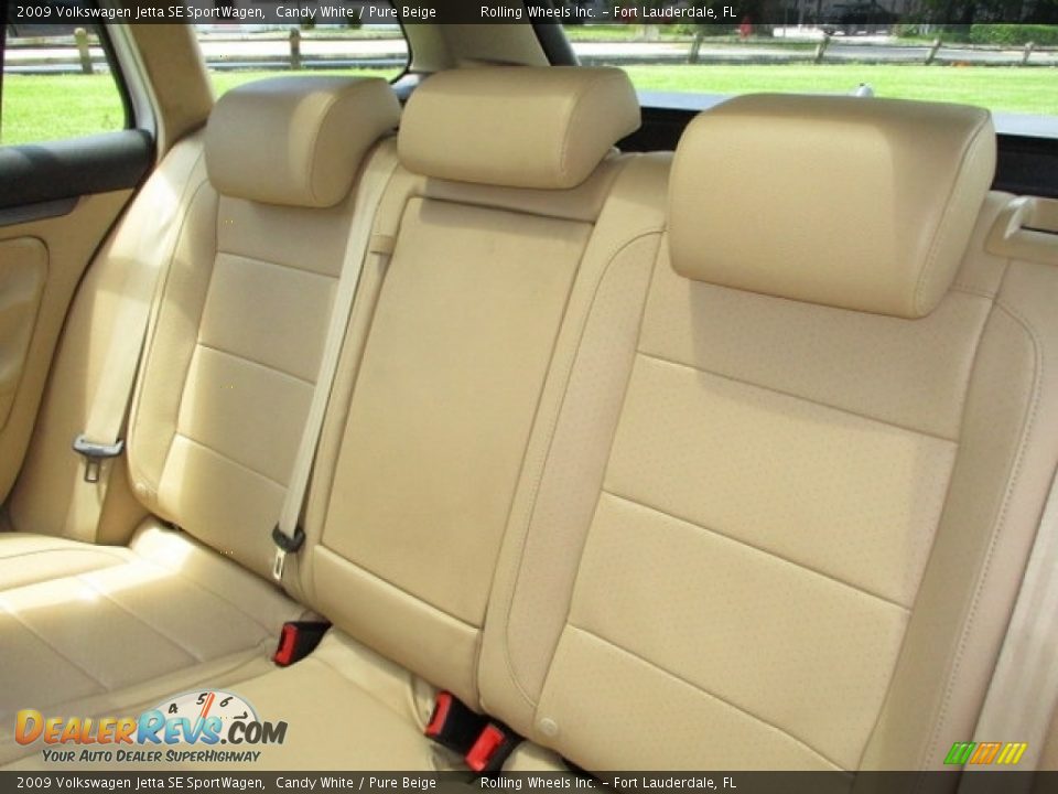 2009 Volkswagen Jetta SE SportWagen Candy White / Pure Beige Photo #12