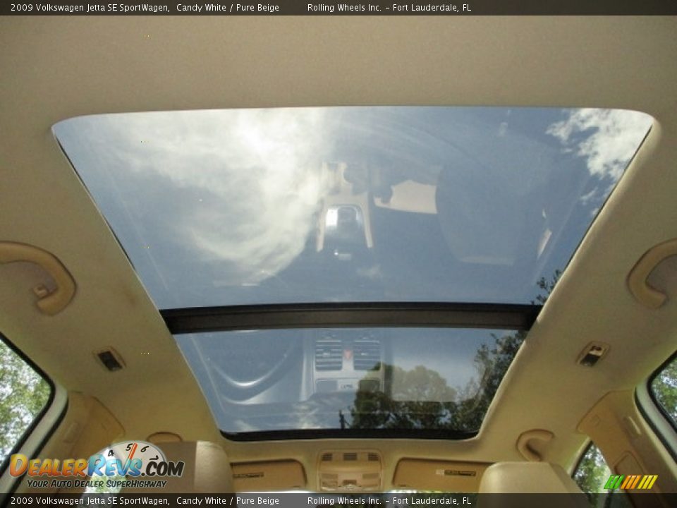 2009 Volkswagen Jetta SE SportWagen Candy White / Pure Beige Photo #18